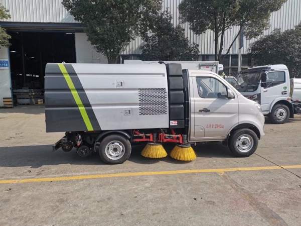 長安小型掃路車（0.5方水罐，1.5方塵罐）