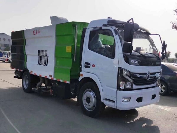 東風(fēng)大多利卡吸塵車(chē)（1.5方水罐6方塵罐）