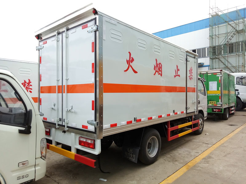 多利卡4.1米（藍牌）液體廂式車