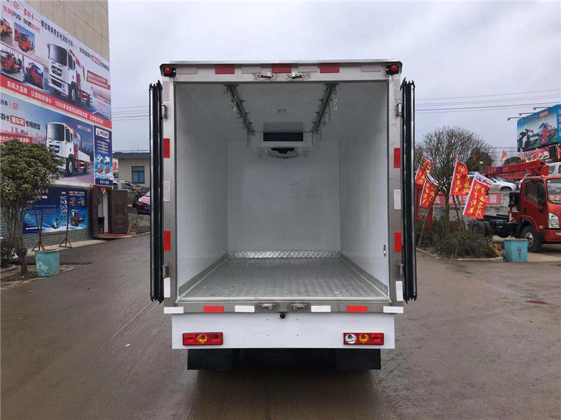 福田時(shí)代TM1后雙輪 3.1米冷藏車(chē)