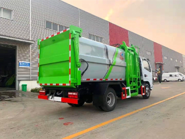 東風(fēng)小多利卡國六6方藍牌側(cè)裝壓縮垃圾車