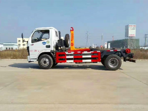 東風小多利卡國六5方車廂可卸(鉤臂)式垃圾車