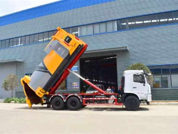東風專底D3L國六后雙橋車廂可卸（鉤臂）式垃圾車