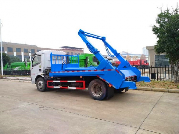 東風(fēng)多利卡國(guó)六6方擺臂式垃圾車(chē)