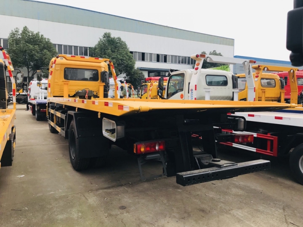 東風(fēng)天錦10噸平板清障車(chē)