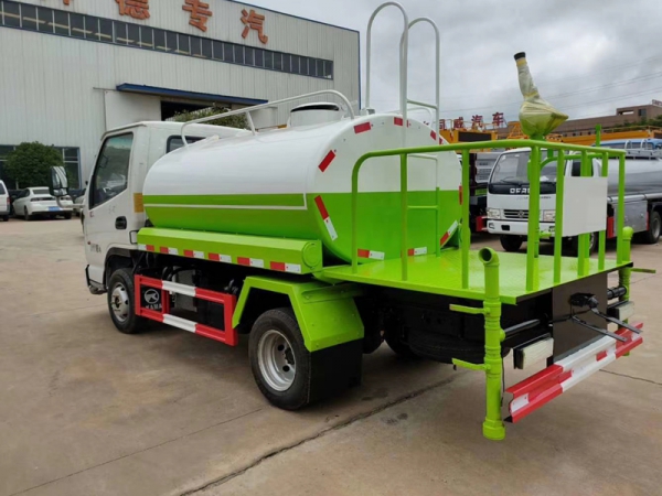 凱馬3-5噸灑水車
