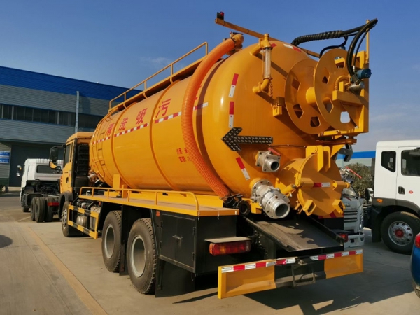 重汽豪沃22方清洗吸污車