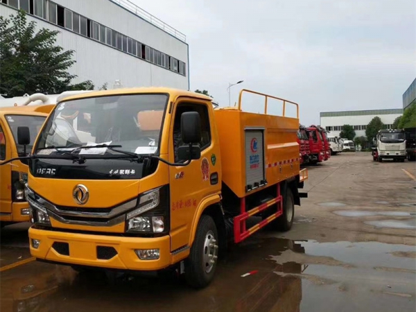 東風(fēng)小多利卡5方高壓清洗車