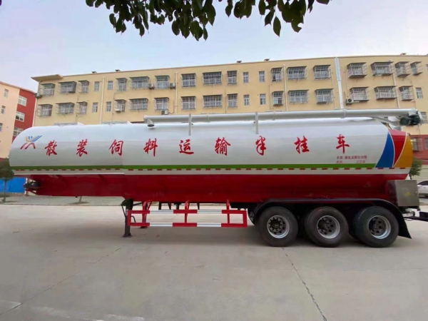 13米半掛65方飼料運輸車