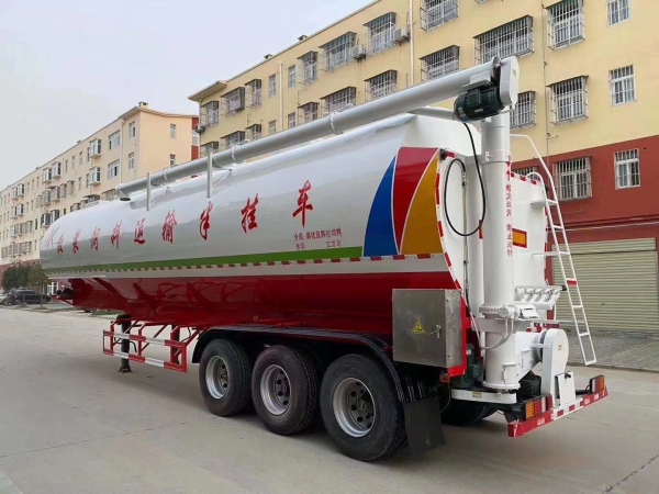 13米半掛65方飼料運輸車