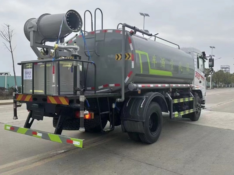 東風D3S 12噸灑水車