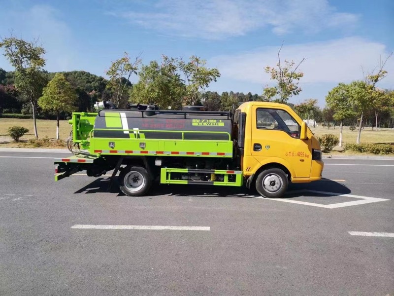 東風途逸藍牌清洗吸污車