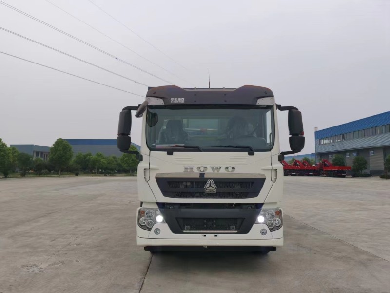 重汽豪沃15方清洗吸污車(chē)
