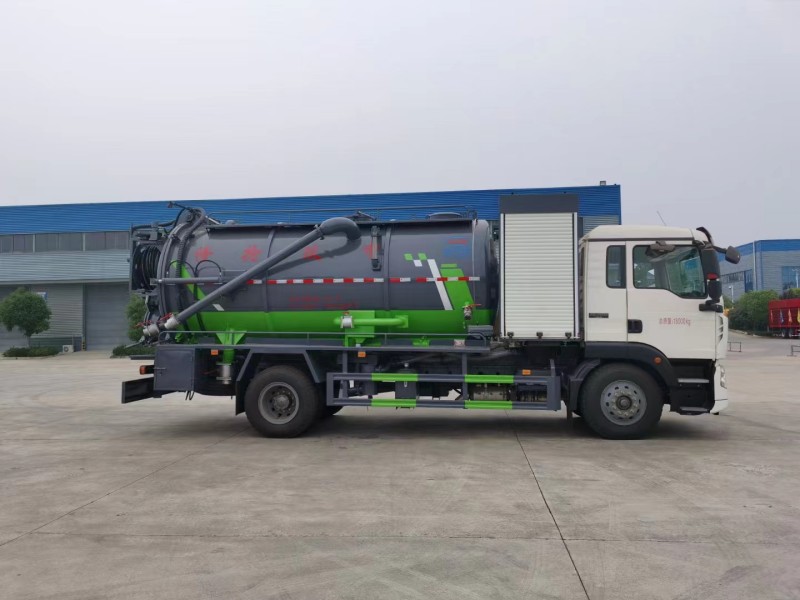 重汽豪沃15方清洗吸污車(chē)